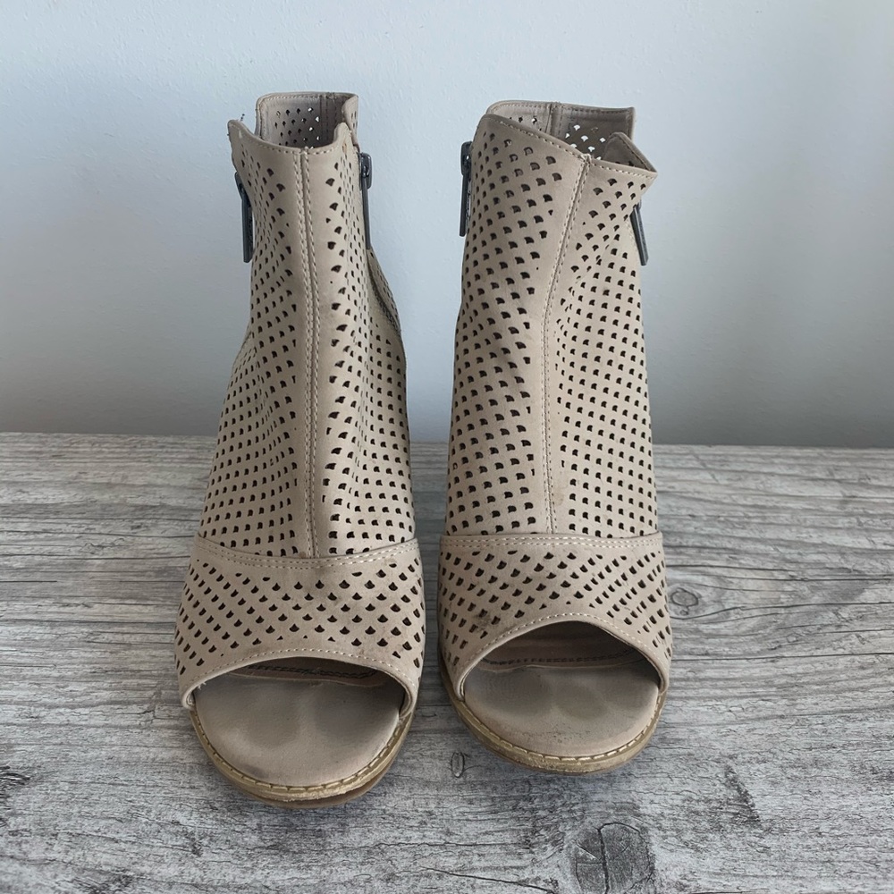 Cream Perforated Block Heel